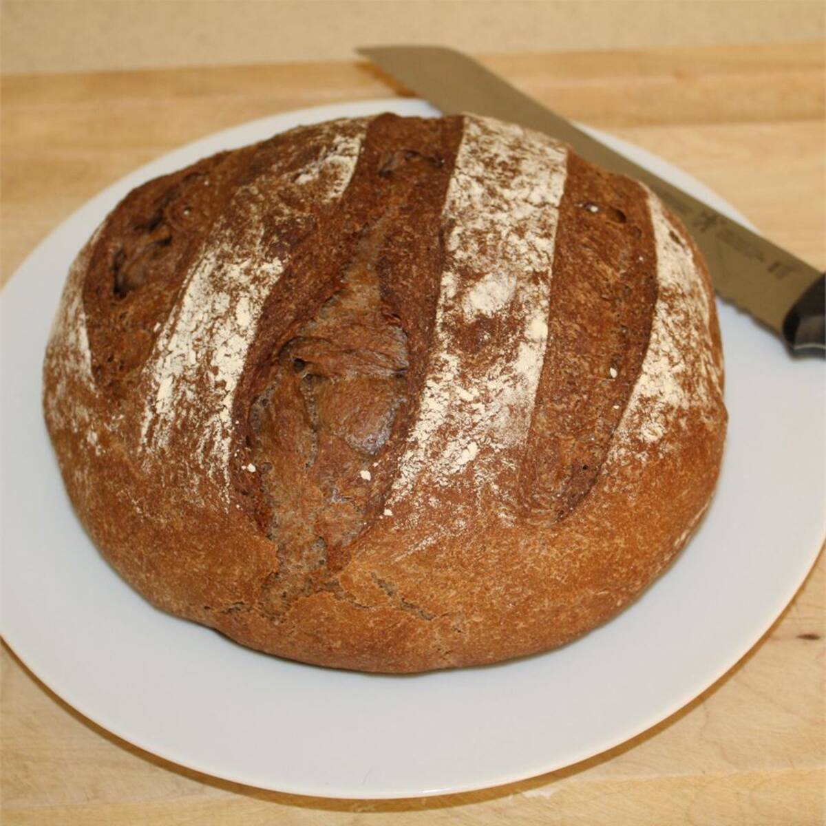 Темный ржаной хлеб
