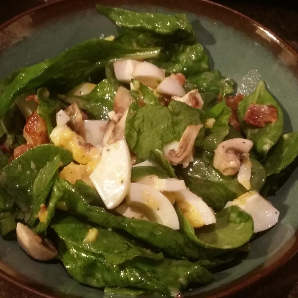 Бермудский салат со шпинатом