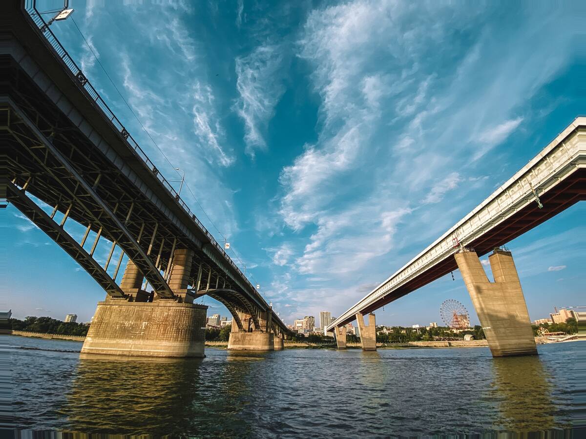 Моста 6 букв. Коммунальный мост и метромост Новосибирск. Экскурсия 6 мостов. Обь в Новосибирске под мостом. Мост, Обь, ночь, Новосибирск.