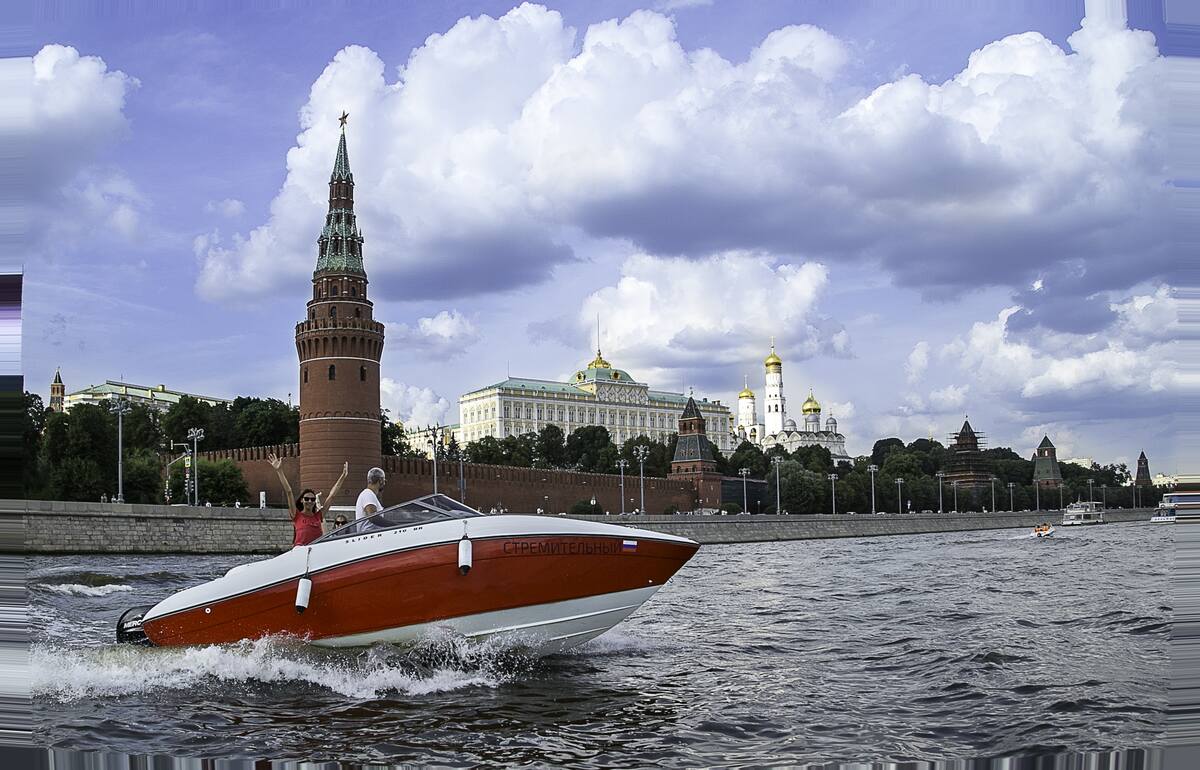 Афиша Прогулка на индивидуальном катере по центру Москвы
